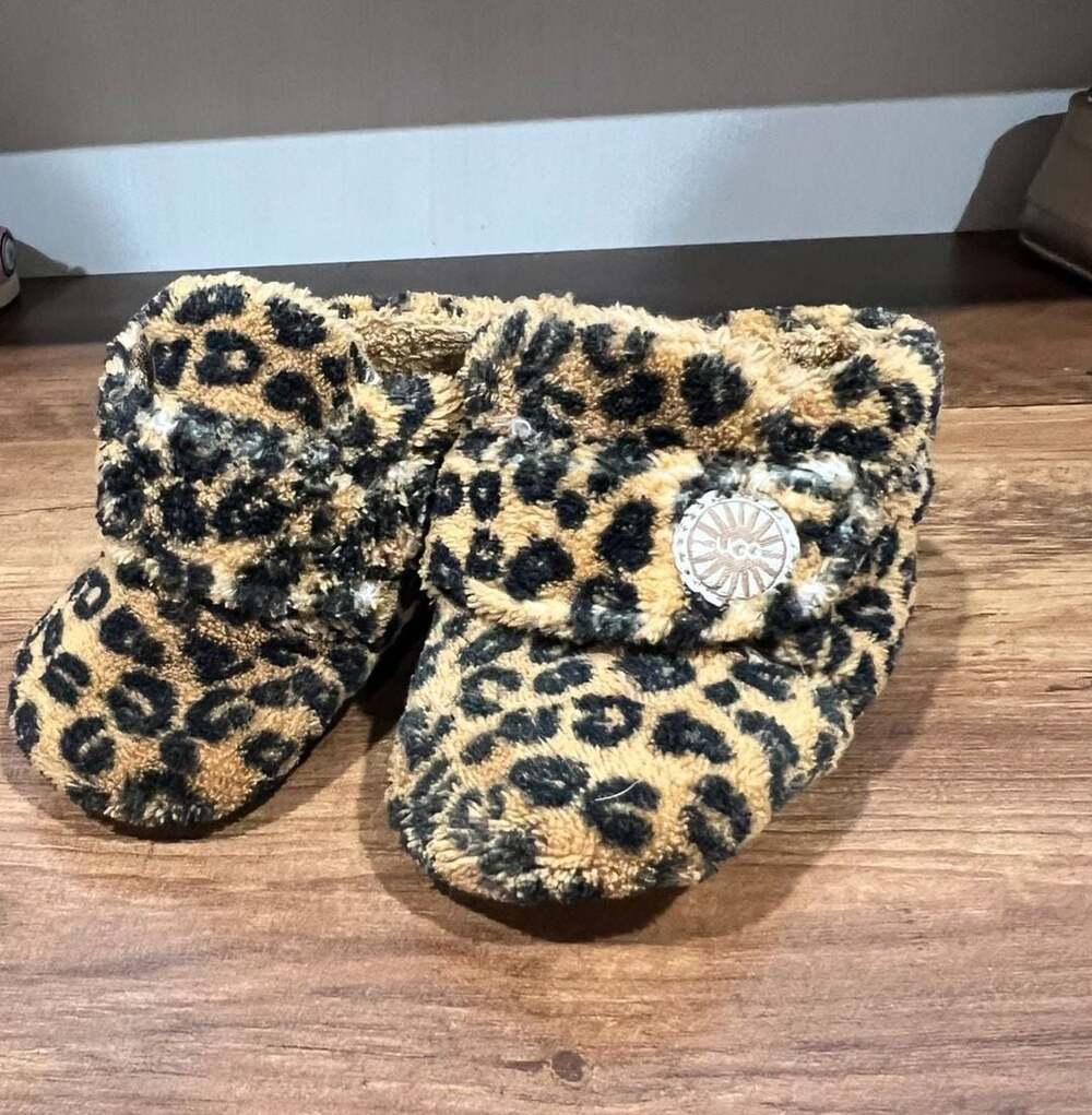 UGG Infants Bixbee Leopard Print Booties Size 2/3